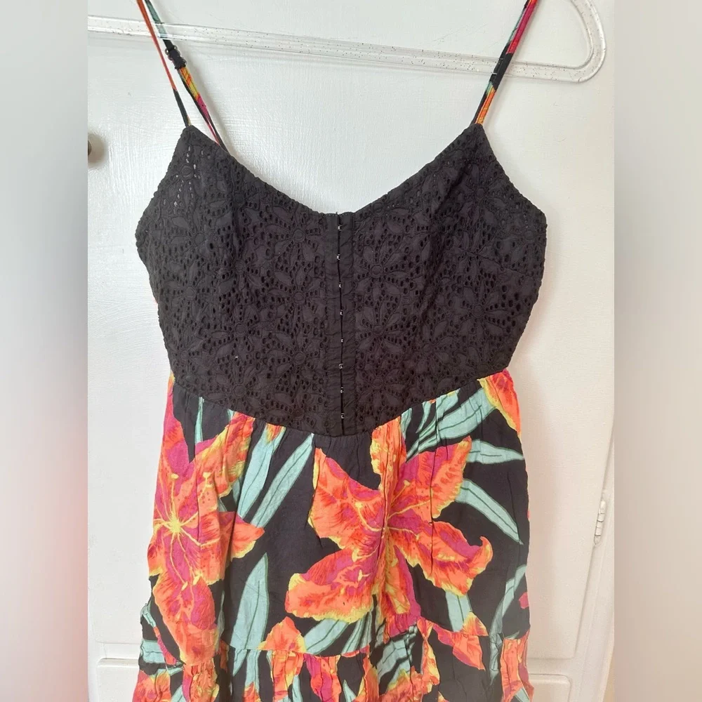 Billabong Sunny Bliss Crochet Bodice Dress - EUC - Picture 3 of 6